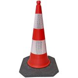 Pachołek drogowy 100cm U-23a | PCV, 9 kg, odblaskowy - Jak wymagania musi spełniać plac manewrowy do nauki jazdy?